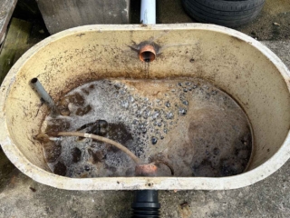 A full septic tank about to be emptied by Septic Tank Services Ltd